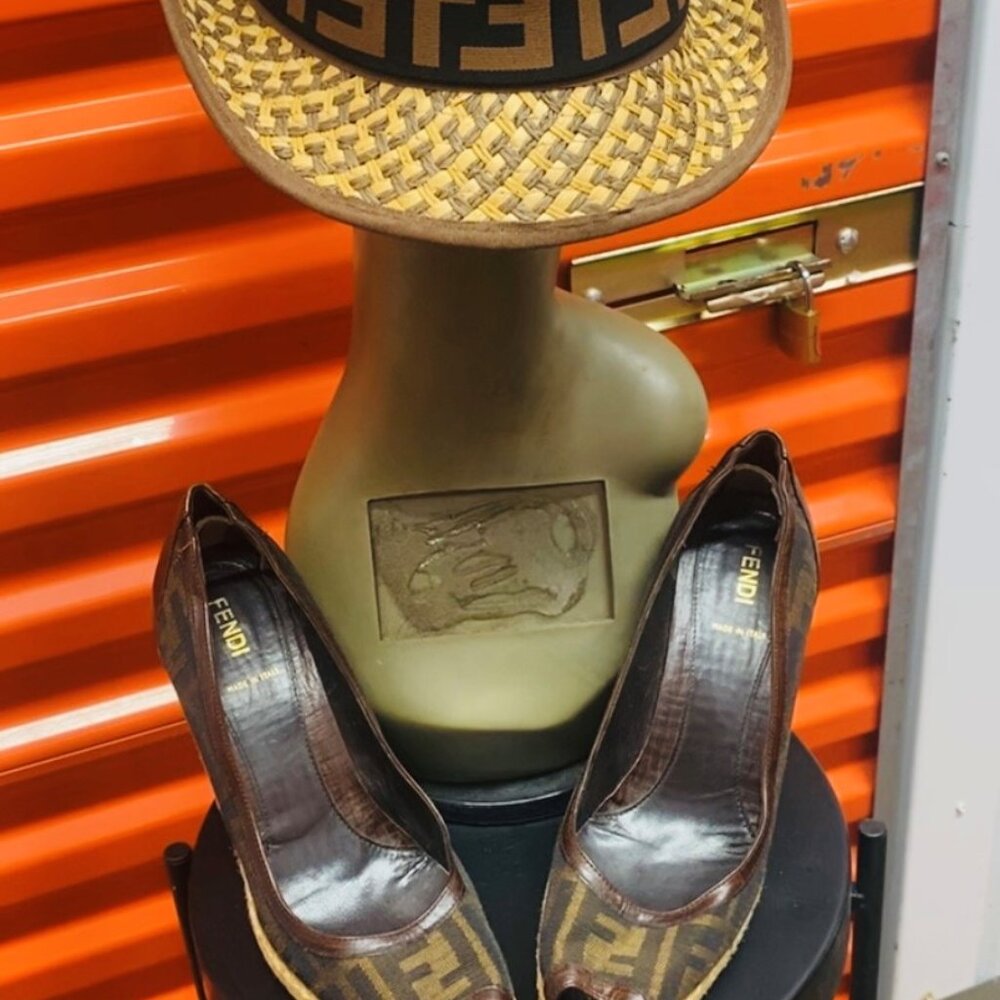 authentic Fendi wedge - Picture 7 of 7